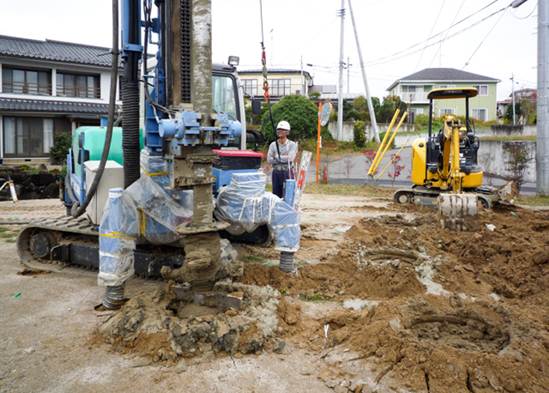 地盤と基礎：大地と一体化する強さを